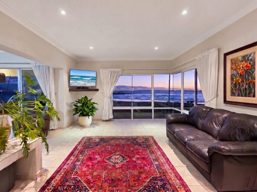 5 Bedroom Property for Sale in Bloubergstrand Western Cape